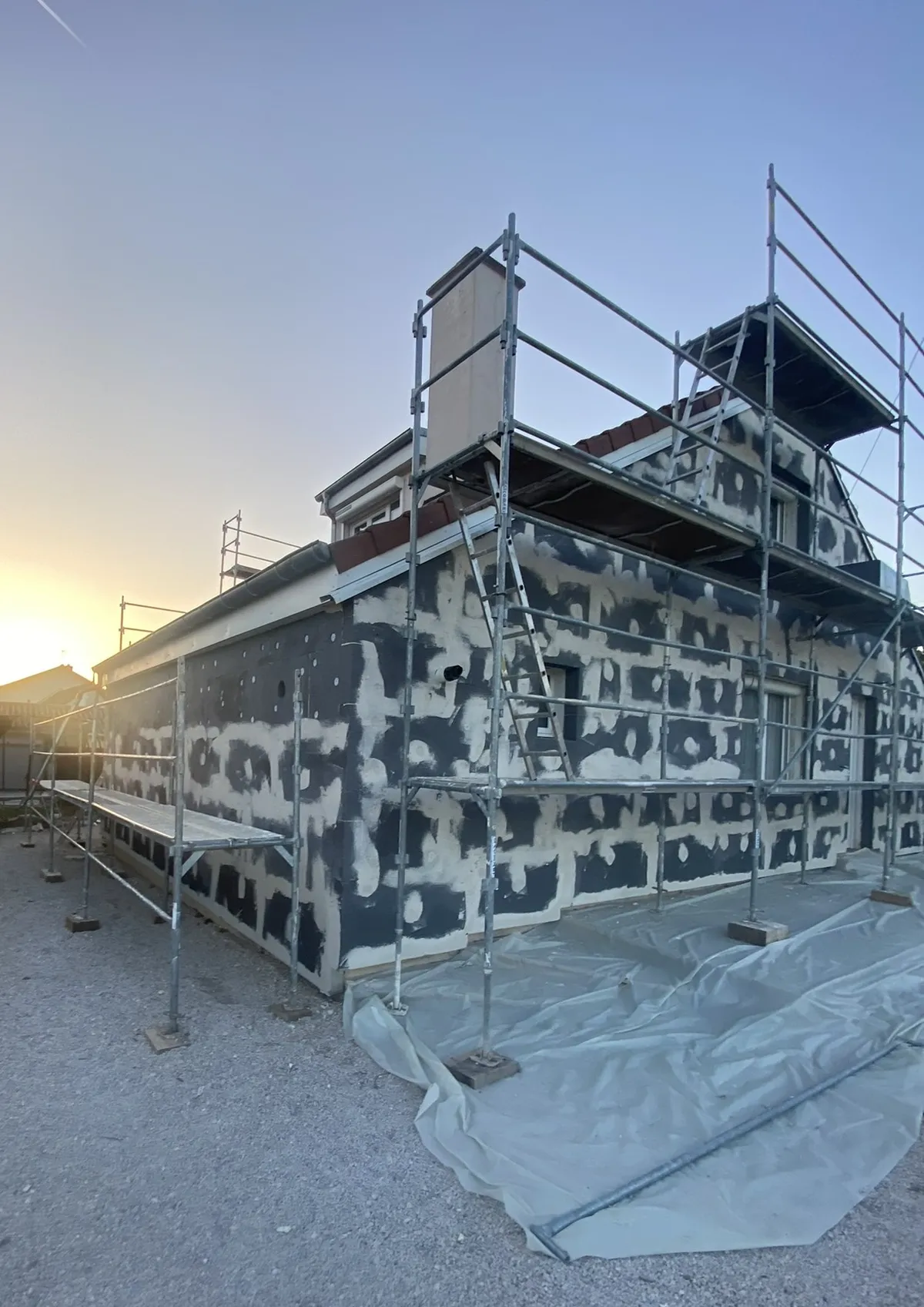 Chantier isolation par l'extérieur (ite) (photo 4) — réalisation SARL Pinto José, Saône-et-Loire